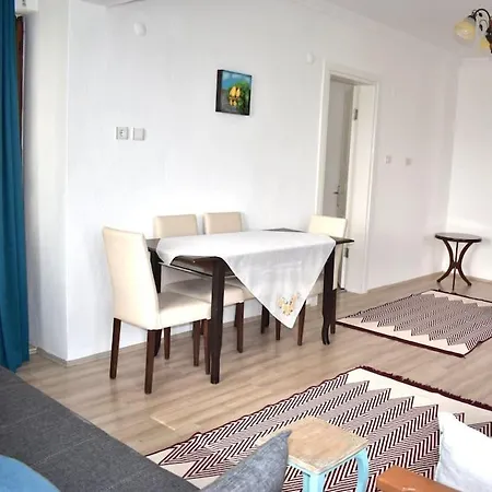 Oezalp Evleri ,datca Merkezde,deniz Manzarali Apartmán *